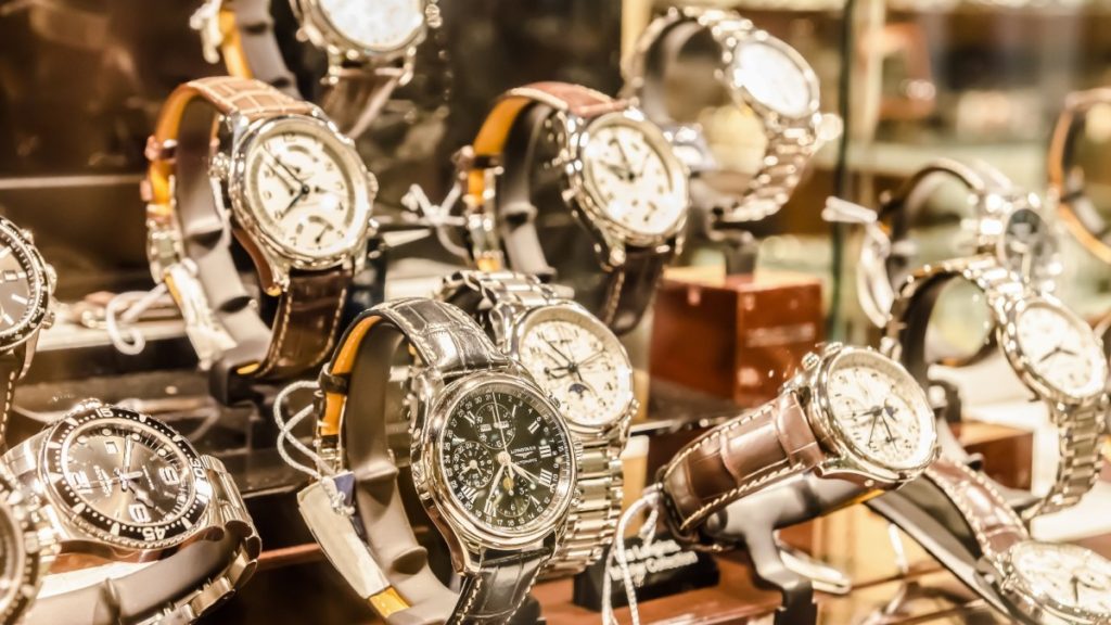 4 of the Best Luxury Jewelry Watches To Add To Your Collection
