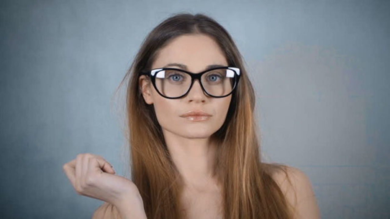 How to try on glasses at home with SmartBuyGlasses