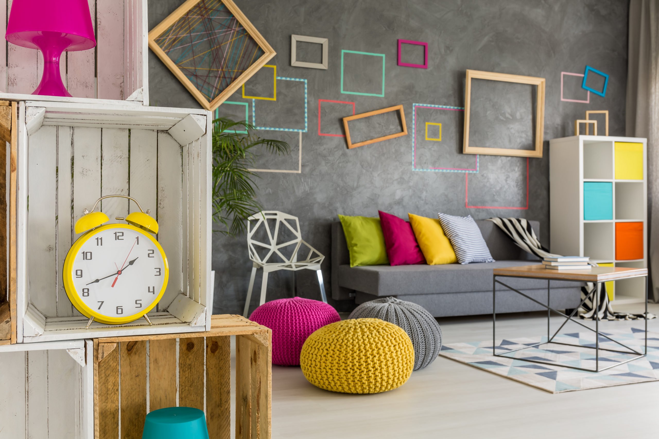 7 Non-Permanent Ways To Decorate Student Housing