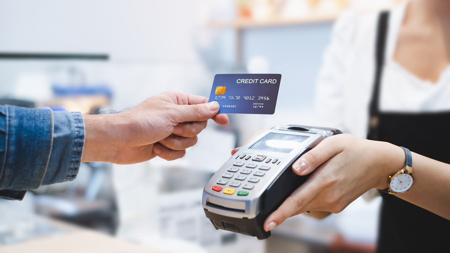 What is better for shopping online: e-wallet payment or card payment?