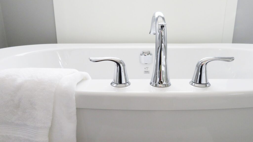 5 Possible Causes of a Bathtub Faucet Leak (and How to Fix It)