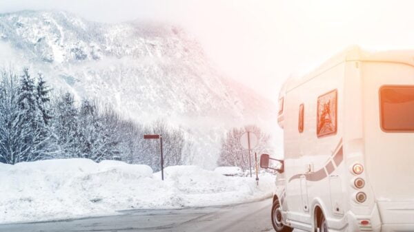 La guía completa para viajes de invierno en autocaravana para principiantes